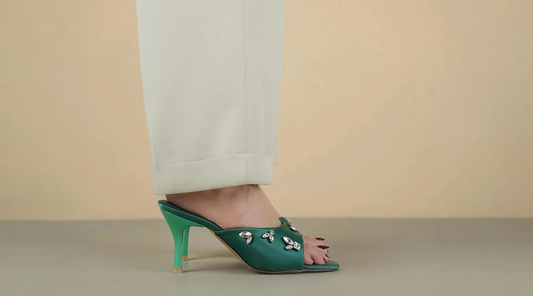 How to Choose Breathable Women Footwear for Sensitive Feet and High Arches