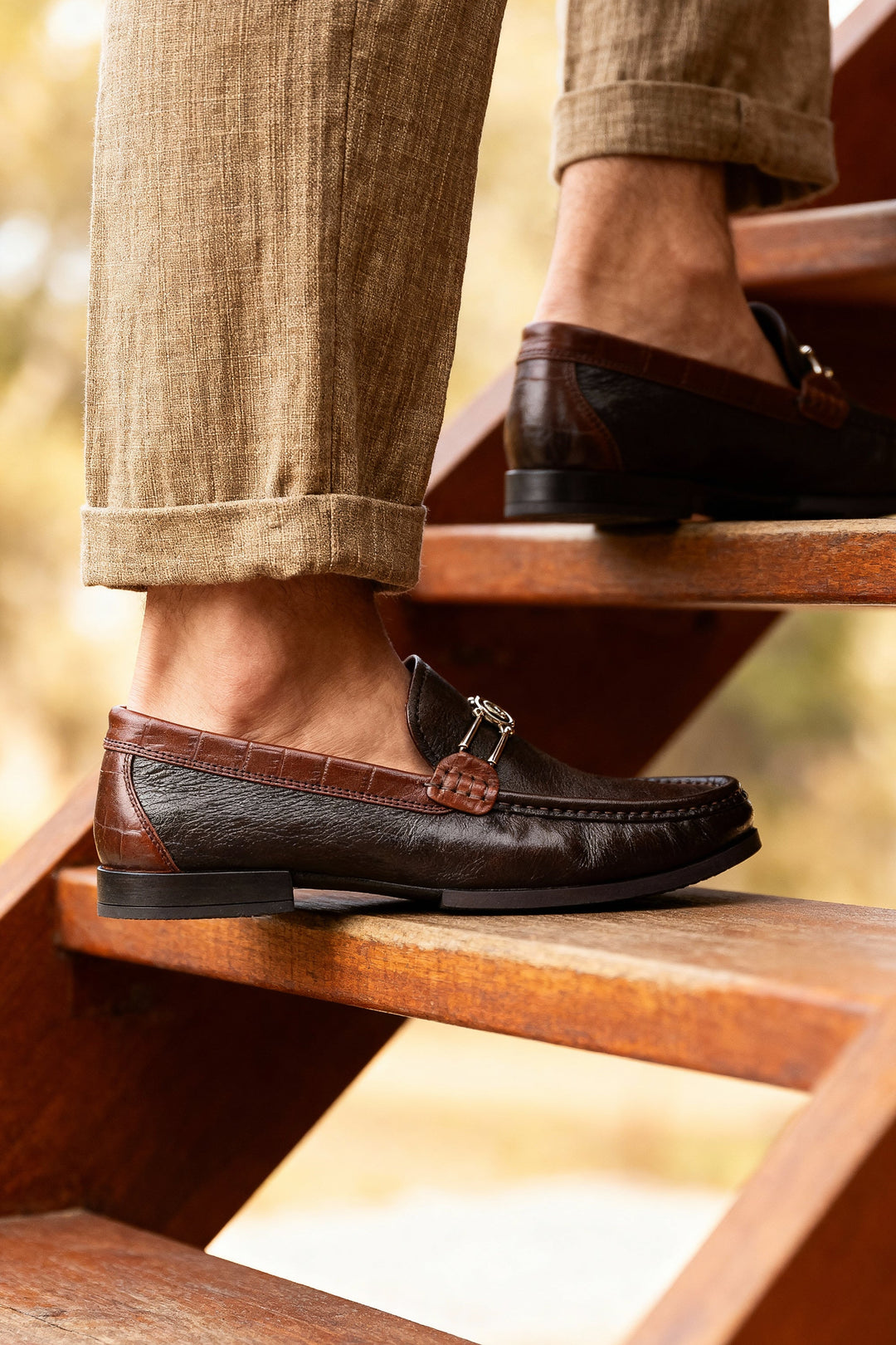 LOGO LIRICO MOCCASIN