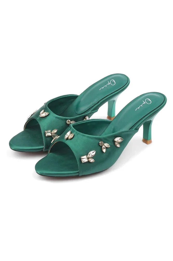 OPIA EVELORA SLIDES