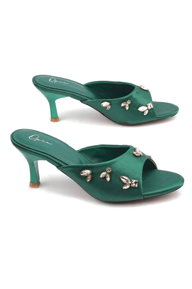 OPIA EVELORA SLIDES