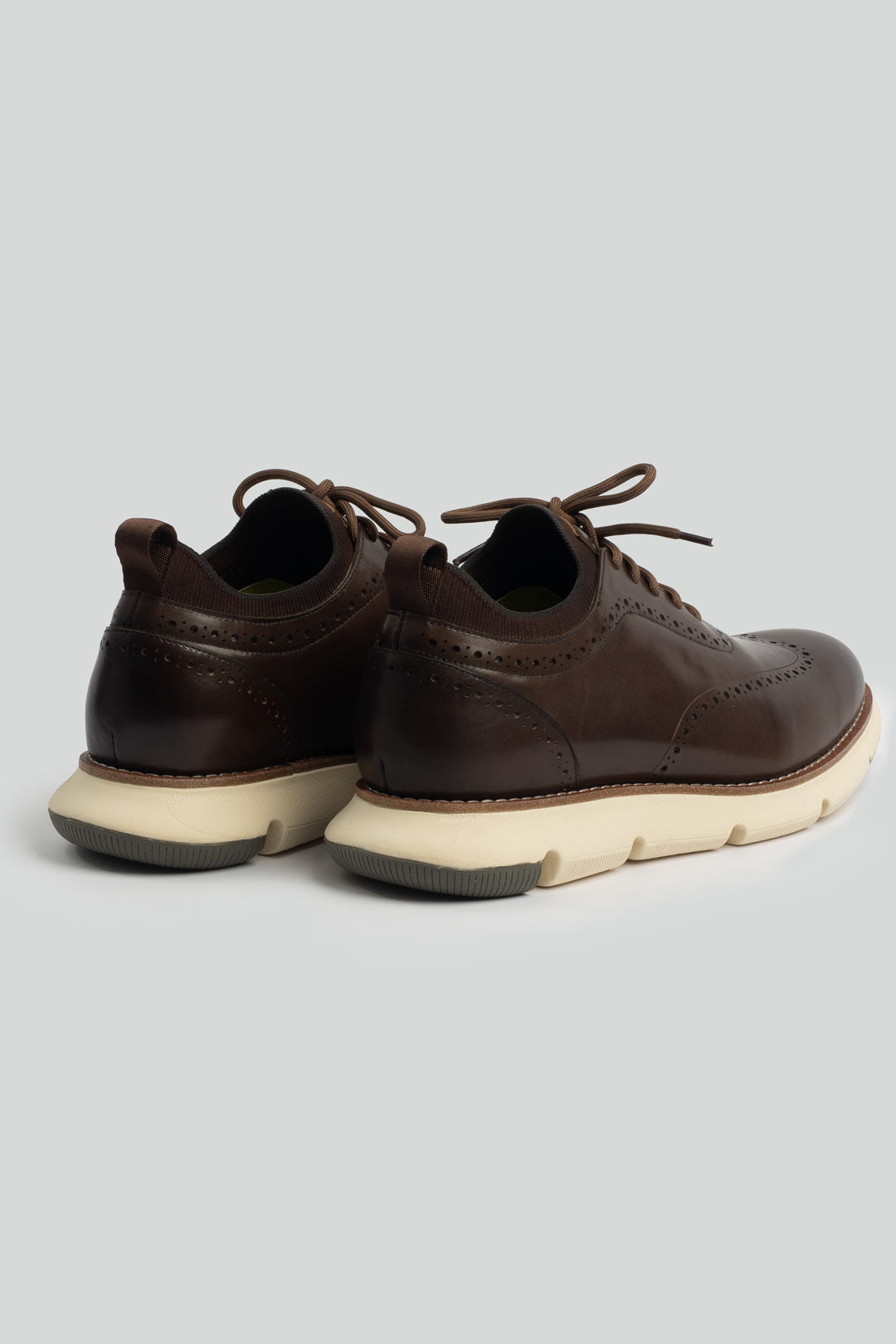 LOGO MONTREVOIR LACE UPS