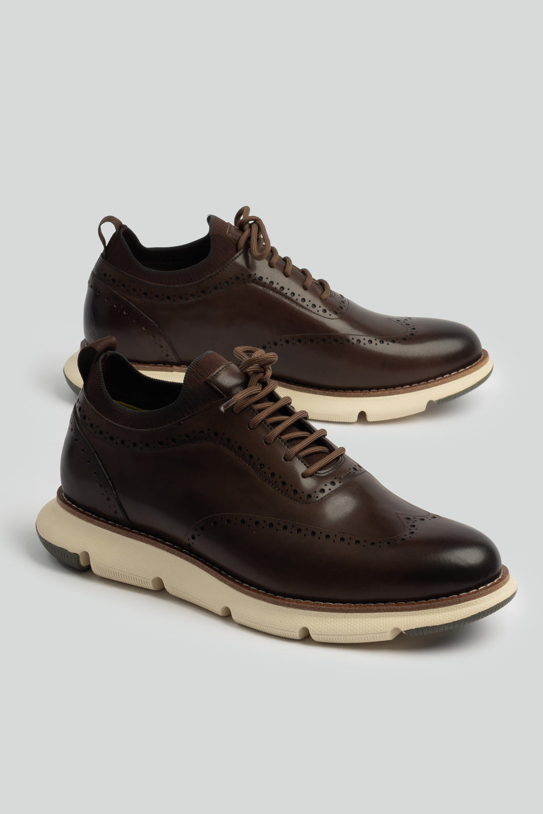 LOGO MONTREVOIR LACE UPS